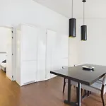 Stylish 1br W/ Sofa Bed - Prime Cais Do Sodre | By Airnest * Lizbona
