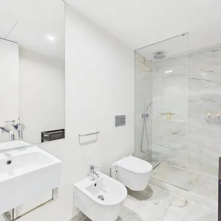 Appartamento Stylish 1br W/ Sofa Bed - Prime Cais Do Sodre | By Airnest *