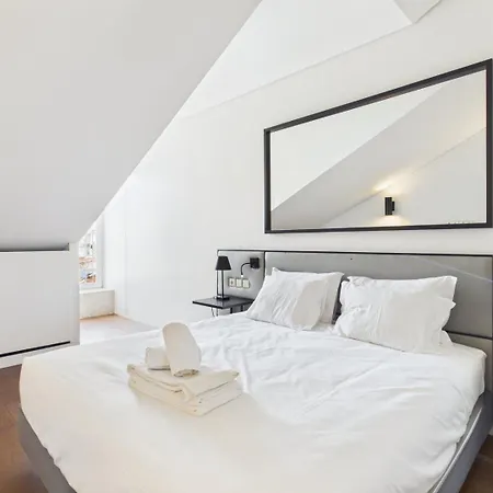 Stylish 1br W/ Sofa Bed - Prime Cais Do Sodre | By Airnest Appartamento Lisbona